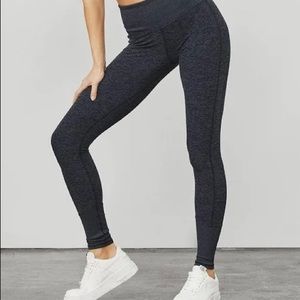 Navy ALO Yoga Leggings Size Medium